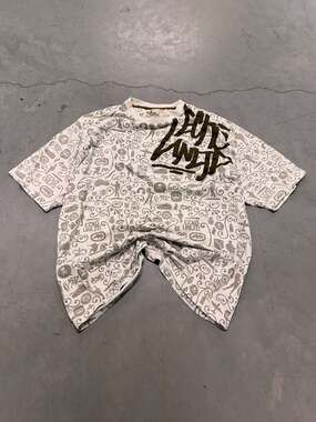 Vintage Eckō Unltd. Allover Print Graphic T-Shirt with Embroidered Logo